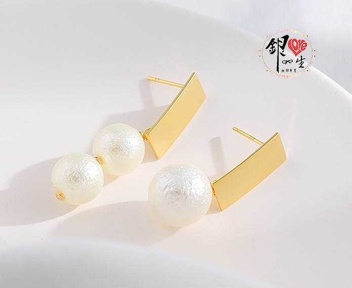 s925純銀  金色工業風 不對稱 耳釘式 耳環